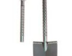 MOTLEY FIELD FOX SHOVEL - NON SERRATED - CHAMELEON Description: - Shovel Dimensions: 100 cm / 66 cm or 39,37 or 26 inch in length 18cm / 7,08 inch blade width 20cm / 7,87 inch blade height - Handle dimensions: 13 cm / 5,11 inch width 11,5 cm / 4,72 inch. - Handle type: D-shape - Handle adjustable length 100cm / 39,37 inch – longest 66cm / 26 inch – shortest - Shovel Weight: 1930 gram / 68,07 ounces - Made of 2mm high grade heath treated steel, sandblasted - Motley Powder coating finish - All terrain shovel especially for use in harvest crop fields, pasture - Stealth shape bended blade for better release - Travel concept (fits in your suitcase, backpack, bike, boat, car, canoe) - Handle grip and blade are in a forward angled position designed so you use less energy for digging - Special hexagon laser cut footplates and 2 way blade, larger surface - Quick release easy clamp to adjust your shovel in any length Check out all the other colors!