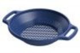 Minelab Hex Mesh Gold Pan Classifier Minelab Hex Mesh Gold Pan Classifier - 3011-0328 Remove large rocks with the Minelab Classifier by sifting the coarse aggregate materials into the gold pan. It’s sized perfectly to fit on top of a standard 5 gal. (20 L) bucket, and the two handles make it comfortable to use.