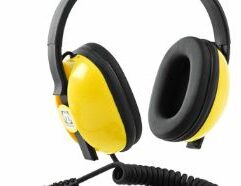 Waterproof headphones with EQUINOX connector. Can also be connected to a WM 08 Wireless Audio Module. Compatible: Minelab Equinox 600 | 800 Minelab Equinox 700 | 900 Minelab X-Terra Series Detectors Minelab Vanquish 60 Series Detectors Minelab Manticore
