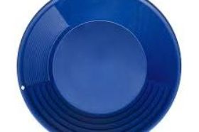 10" XP Pan GP-PN-27 10″ XP Pan Ultra compact deisgn: Totally stackable Large Diameter: (27 cm – 11’’) Blue optimal contrast: complementary to yellow, blue offers the best contrast to gold. The XP blue color will help you to identify gold in the pan or the batea