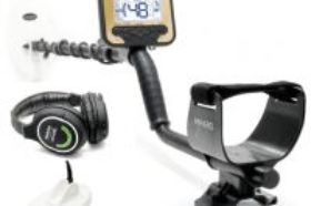Nokta Gold Kruzer Waterproof Metal Detector Nokta Gold Kruzer Waterproof Metal Detector + 2 Coils + Wireless Headphones Nokta Gold Kruzer Waterproof Metal Detector is waterproof to 5 meters. This High Frequency version operates at 61kHz for gold nugget prospecting. Ships complete with GK26C 10" x 5.5" Search Coil and a GK19 7.5" x 4" Search Coil and wireless headphones. 2 Year Warranty. Built in Recharge System.