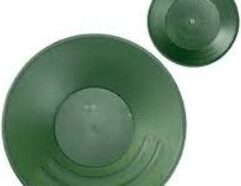 Archer 14" Green Plastic Gold Pan - Made in the USA The ARCHER 14 inch gold pans offer superior performance for the beginner or most experienced gold panner. This pan is perfectly suited for separating gold and black sand. It features a 14" diameter, molded edges for finger grip, convenient side ridges, and a unique designed sides. One is rough and the other is smooth for varied panning techniques. Constructed of durable hard plastic. Made in the U.S.A!